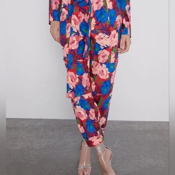 NWT Zara Bold Floral Cropped Cargo Ankle Pants Size S High Waist Pink Red Blue - Picture 2 of 16
